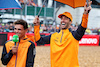 GP GRAN BRETAGNA, (L to R): Lando Norris (GBR) McLaren with team mate Daniel Ricciardo (AUS) McLaren.
30.06.2022. Formula 1 World Championship, Rd 10, British Grand Prix, Silverstone, England, Preparation Day.
 - www.xpbimages.com, EMail: requests@xpbimages.com © Copyright: Coates / XPB Images