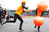 GP GRAN BRETAGNA, (L to R): Daniel Ricciardo (AUS) McLaren with team mate Lando Norris (GBR) McLaren.
30.06.2022. Formula 1 World Championship, Rd 10, British Grand Prix, Silverstone, England, Preparation Day.
 - www.xpbimages.com, EMail: requests@xpbimages.com © Copyright: Coates / XPB Images