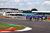GP GRAN BRETAGNA, Mick Schumacher (GER) Haas F1 Team walks the circuit with the team.
30.06.2022. Formula 1 World Championship, Rd 10, British Grand Prix, Silverstone, England, Preparation Day.
- www.xpbimages.com, EMail: requests@xpbimages.com © Copyright: Moy / XPB Images