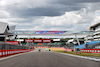 GP GRAN BRETAGNA, Circuit Atmosfera - partenza / finish straight.
30.06.2022. Formula 1 World Championship, Rd 10, British Grand Prix, Silverstone, England, Preparation Day.
- www.xpbimages.com, EMail: requests@xpbimages.com © Copyright: Moy / XPB Images