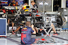 GP GRAN BRETAGNA, Red Bull Racing RB18 being built up in the pits.
30.06.2022. Formula 1 World Championship, Rd 10, British Grand Prix, Silverstone, England, Preparation Day.
- www.xpbimages.com, EMail: requests@xpbimages.com © Copyright: Moy / XPB Images