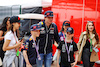 GP GRAN BRETAGNA, Max Verstappen (NLD) Red Bull Racing with fans in the paddock.
30.06.2022. Formula 1 World Championship, Rd 10, British Grand Prix, Silverstone, England, Preparation Day.
- www.xpbimages.com, EMail: requests@xpbimages.com © Copyright: Moy / XPB Images