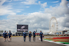 GP GRAN BRETAGNA, Nicholas Latifi (CDN) Williams Racing walks the circuit with the team.
30.06.2022. Formula 1 World Championship, Rd 10, British Grand Prix, Silverstone, England, Preparation Day.
- www.xpbimages.com, EMail: requests@xpbimages.com © Copyright: Bearne / XPB Images