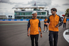GP GRAN BRETAGNA, Lando Norris (GBR) McLaren walks the circuit with Jose Manuel Lopez Garcia (ESP) McLaren Lead Performance Engineer.
30.06.2022. Formula 1 World Championship, Rd 10, British Grand Prix, Silverstone, England, Preparation Day.
- www.xpbimages.com, EMail: requests@xpbimages.com © Copyright: Bearne / XPB Images