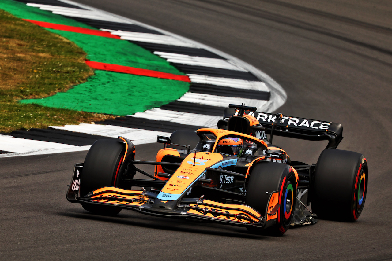 GP GRAN BRETAGNA, Daniel Ricciardo (AUS) McLaren MCL36.
02.07.2022. Formula 1 World Championship, Rd 10, British Grand Prix, Silverstone, England, Qualifiche Day.
- www.xpbimages.com, EMail: requests@xpbimages.com © Copyright: Batchelor / XPB Images