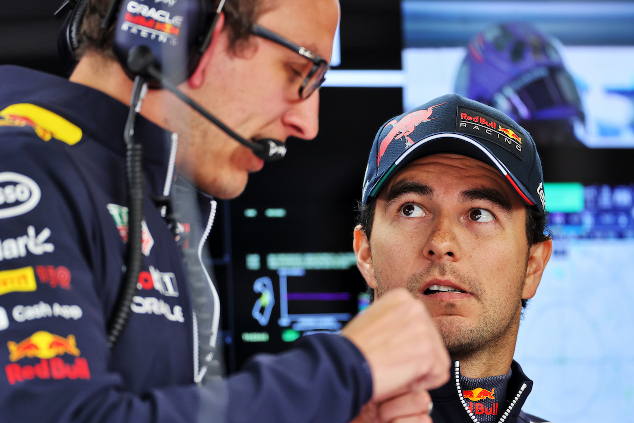 GP GRAN BRETAGNA, Sergio Perez (MEX) Red Bull Racing.
02.07.2022. Formula 1 World Championship, Rd 10, British Grand Prix, Silverstone, England, Qualifiche Day.
- www.xpbimages.com, EMail: requests@xpbimages.com © Copyright: Davenport / XPB Images