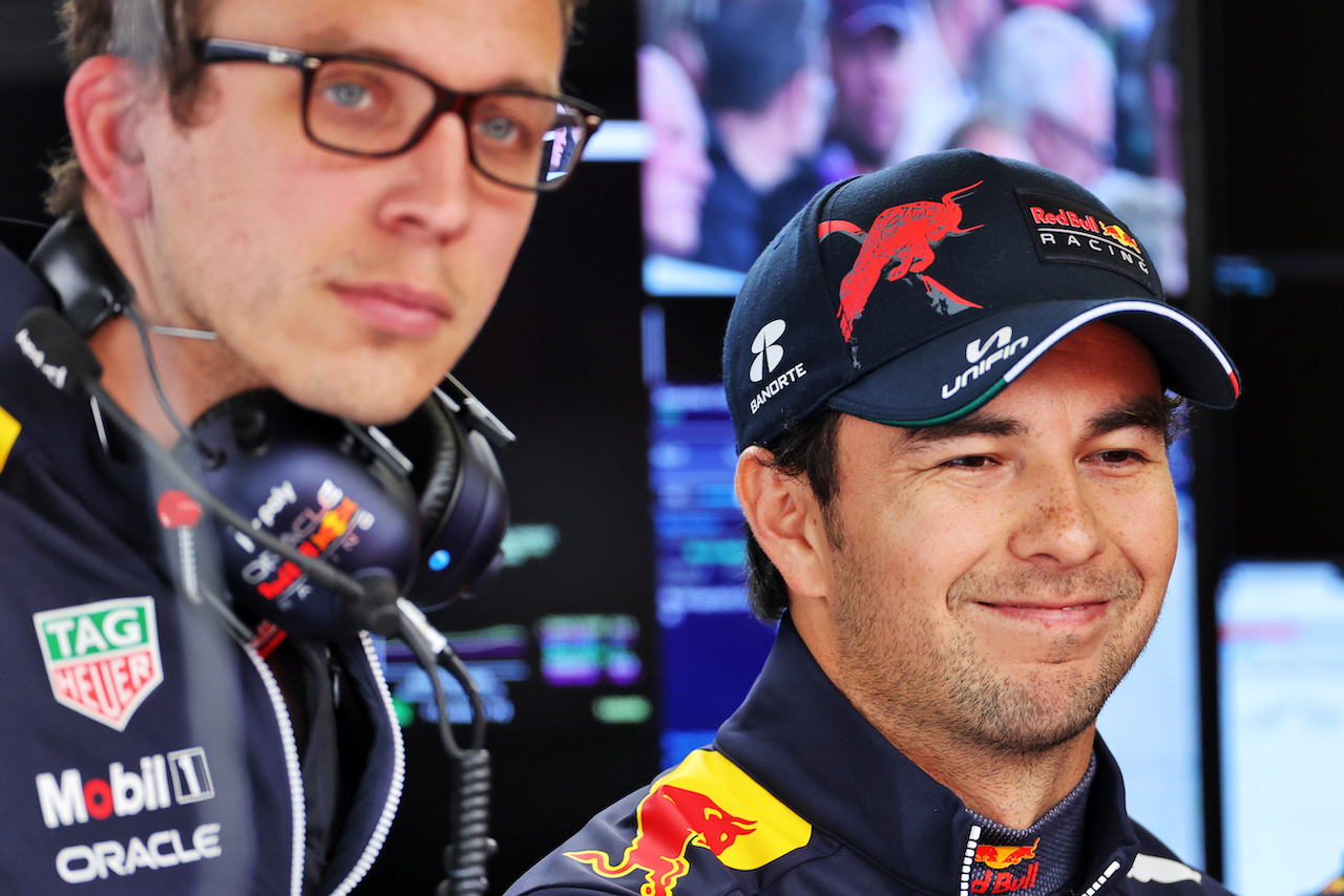 GP GRAN BRETAGNA, Sergio Perez (MEX) Red Bull Racing.
02.07.2022. Formula 1 World Championship, Rd 10, British Grand Prix, Silverstone, England, Qualifiche Day.
- www.xpbimages.com, EMail: requests@xpbimages.com © Copyright: Davenport / XPB Images
