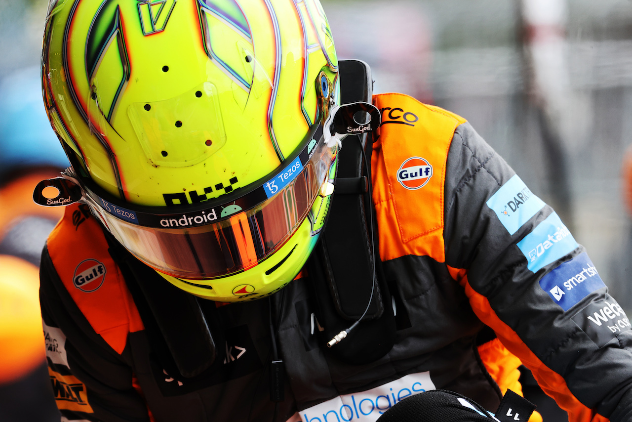 GP GRAN BRETAGNA, Lando Norris (GBR) McLaren MCL36.
02.07.2022. Formula 1 World Championship, Rd 10, British Grand Prix, Silverstone, England, Qualifiche Day.
- www.xpbimages.com, EMail: requests@xpbimages.com © Copyright: Davenport / XPB Images