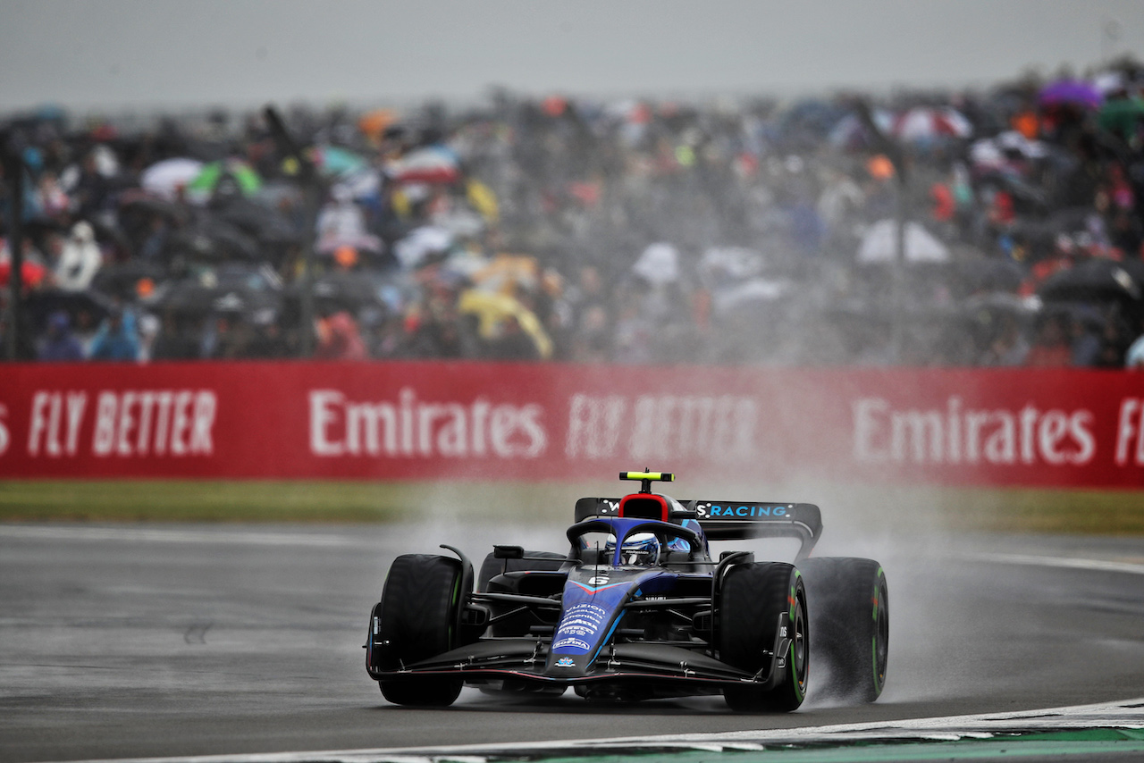 GP GRAN BRETAGNA, Nicholas Latifi (CDN) Williams Racing FW44.
02.07.2022. Formula 1 World Championship, Rd 10, British Grand Prix, Silverstone, England, Qualifiche Day.
 - www.xpbimages.com, EMail: requests@xpbimages.com © Copyright: Coates / XPB Images