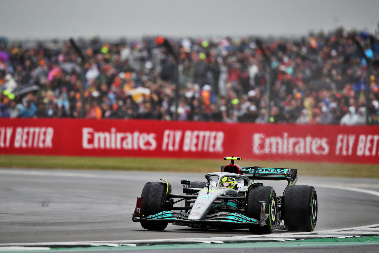 GP GRAN BRETAGNA, Lewis Hamilton (GBR) Mercedes AMG F1 W13.
02.07.2022. Formula 1 World Championship, Rd 10, British Grand Prix, Silverstone, England, Qualifiche Day.
 - www.xpbimages.com, EMail: requests@xpbimages.com © Copyright: Coates / XPB Images