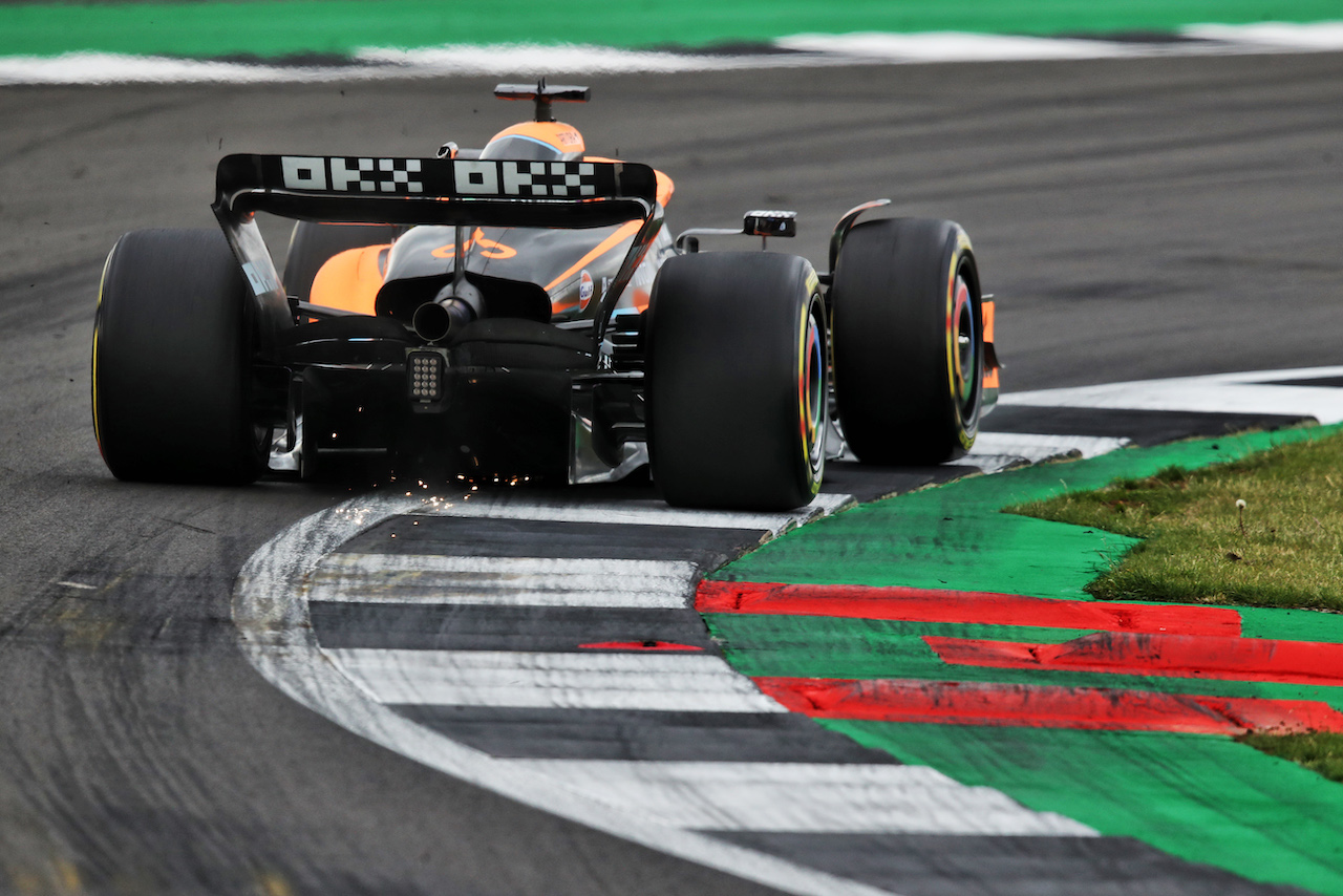 GP GRAN BRETAGNA, Daniel Ricciardo (AUS) McLaren MCL36.
02.07.2022. Formula 1 World Championship, Rd 10, British Grand Prix, Silverstone, England, Qualifiche Day.
 - www.xpbimages.com, EMail: requests@xpbimages.com © Copyright: Coates / XPB Images