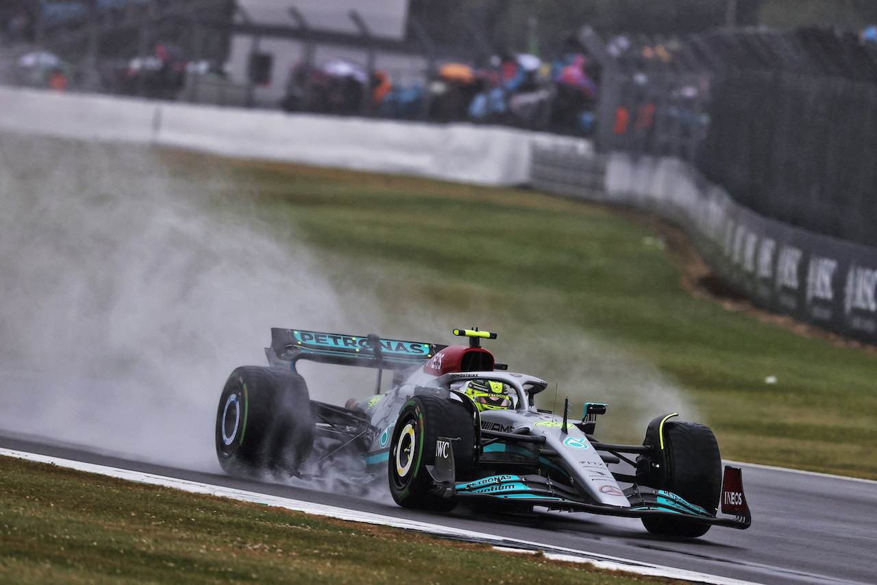 GP GRAN BRETAGNA, Lewis Hamilton (GBR) Mercedes AMG F1 W13.
02.07.2022. Formula 1 World Championship, Rd 10, British Grand Prix, Silverstone, England, Qualifiche Day.
- www.xpbimages.com, EMail: requests@xpbimages.com © Copyright: Moy / XPB Images