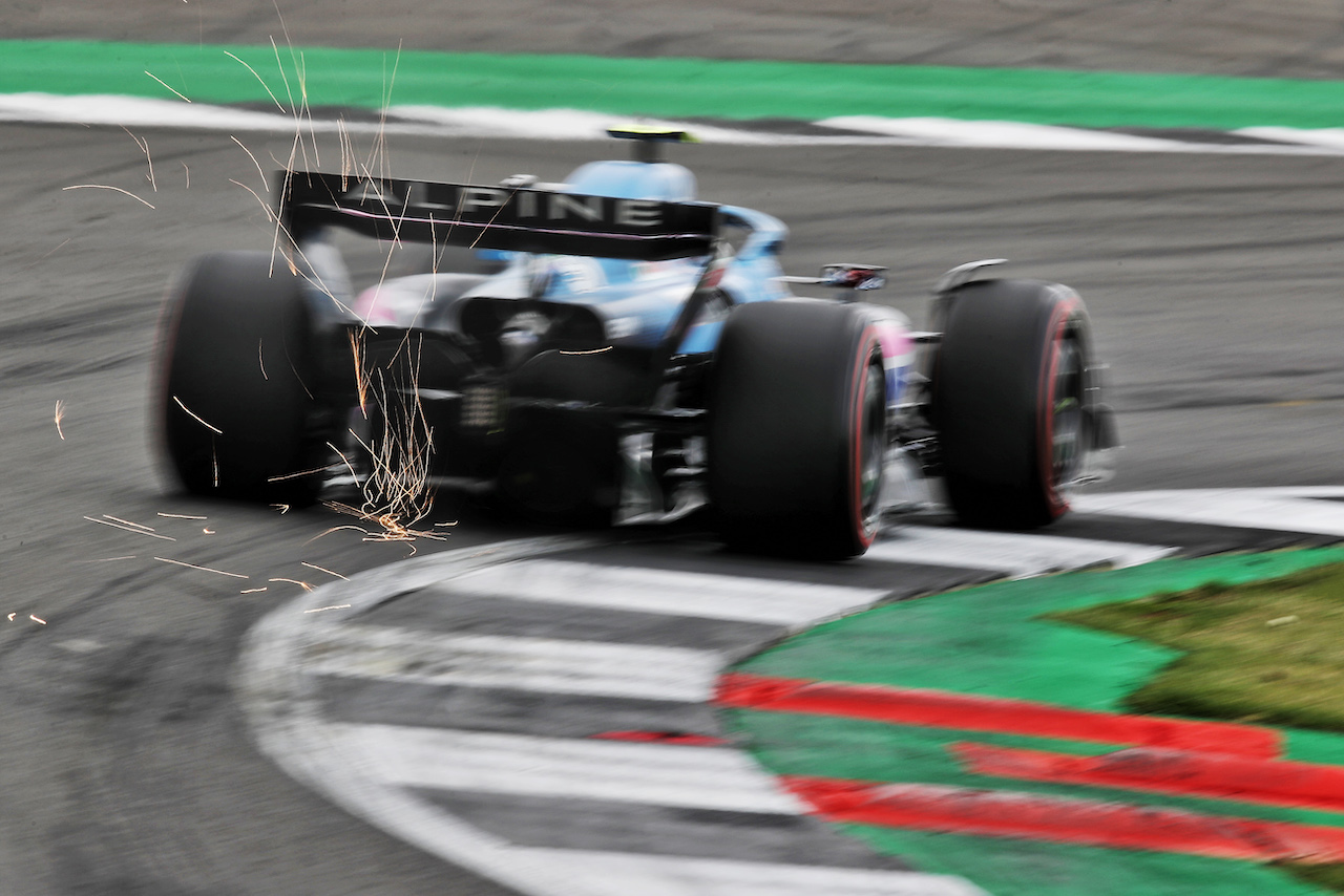 GP GRAN BRETAGNA, Esteban Ocon (FRA) Alpine F1 Team A522.
02.07.2022. Formula 1 World Championship, Rd 10, British Grand Prix, Silverstone, England, Qualifiche Day.
 - www.xpbimages.com, EMail: requests@xpbimages.com © Copyright: Coates / XPB Images