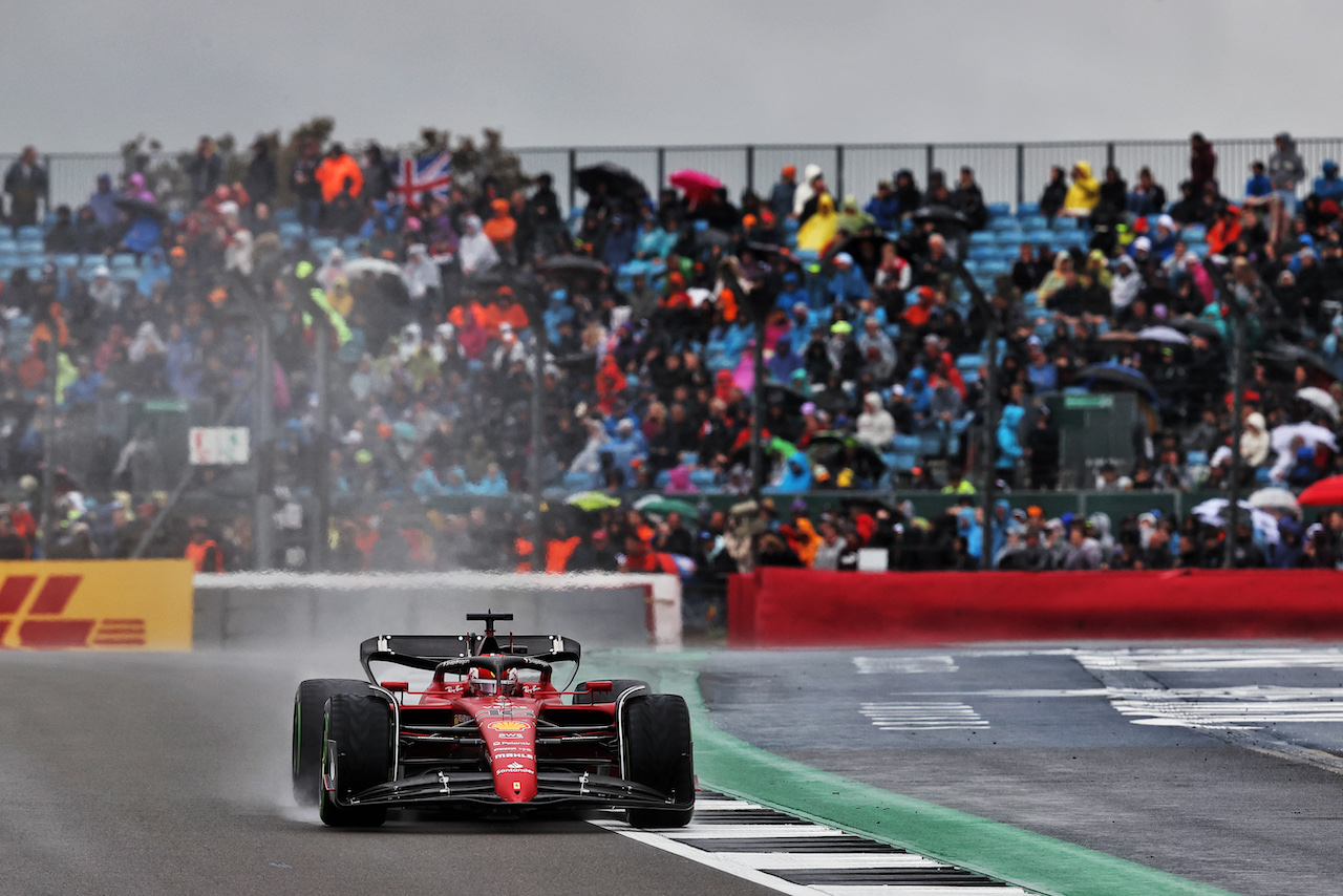 GP GRAN BRETAGNA, Charles Leclerc (MON) Ferrari F1-75.
02.07.2022. Formula 1 World Championship, Rd 10, British Grand Prix, Silverstone, England, Qualifiche Day.
- www.xpbimages.com, EMail: requests@xpbimages.com © Copyright: Moy / XPB Images