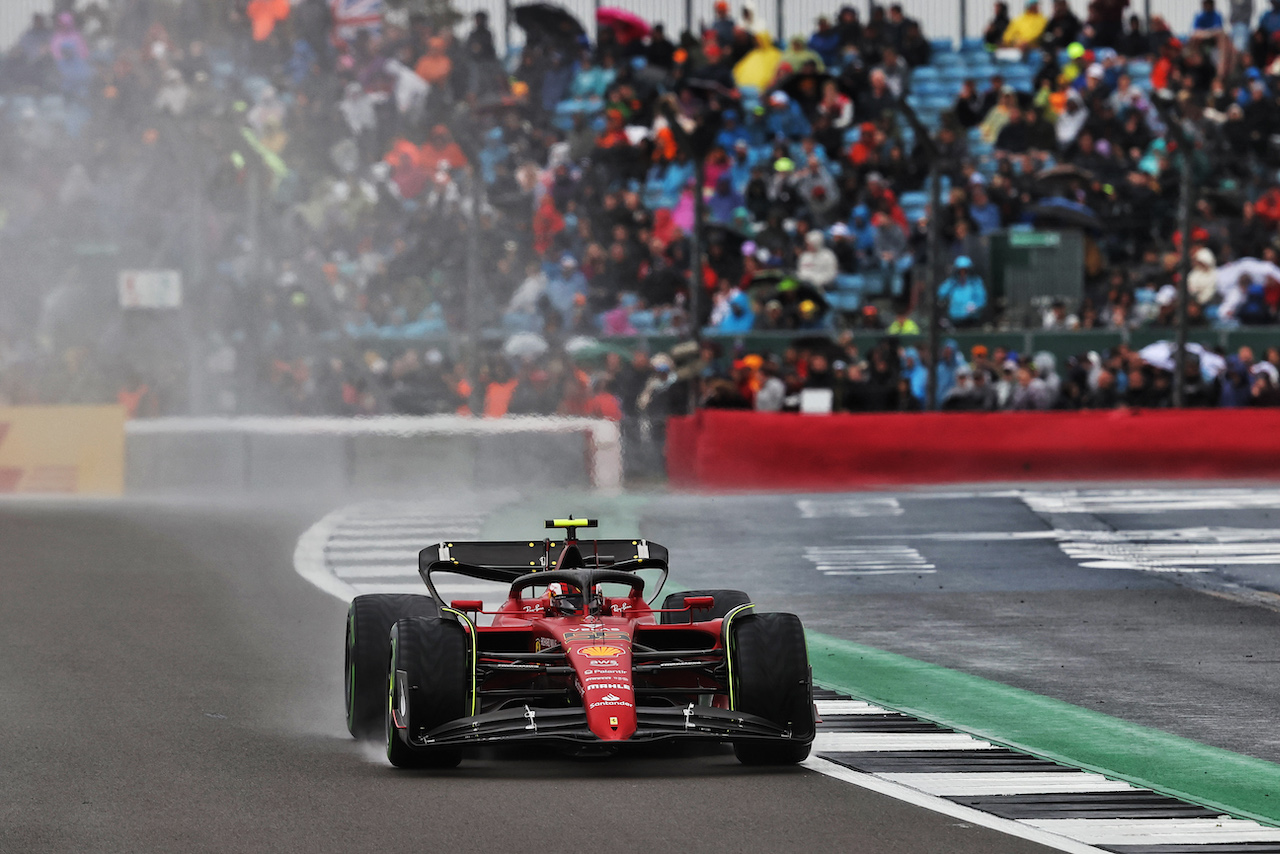 GP GRAN BRETAGNA, Carlos Sainz Jr (ESP) Ferrari F1-75.
02.07.2022. Formula 1 World Championship, Rd 10, British Grand Prix, Silverstone, England, Qualifiche Day.
- www.xpbimages.com, EMail: requests@xpbimages.com © Copyright: Moy / XPB Images