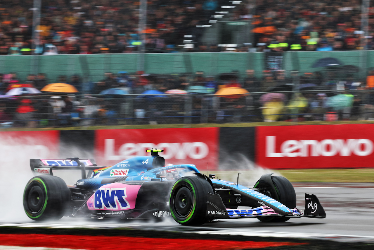 GP GRAN BRETAGNA, Esteban Ocon (FRA) Alpine F1 Team A522.
02.07.2022. Formula 1 World Championship, Rd 10, British Grand Prix, Silverstone, England, Qualifiche Day.
- www.xpbimages.com, EMail: requests@xpbimages.com © Copyright: Batchelor / XPB Images