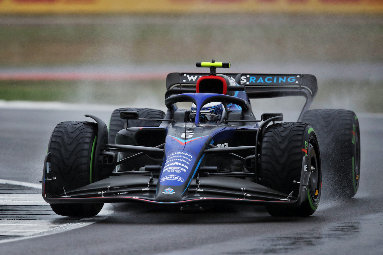 GP GRAN BRETAGNA, Nicholas Latifi (CDN) Williams Racing FW44.
02.07.2022. Formula 1 World Championship, Rd 10, British Grand Prix, Silverstone, England, Qualifiche Day.
 - www.xpbimages.com, EMail: requests@xpbimages.com © Copyright: Coates / XPB Images