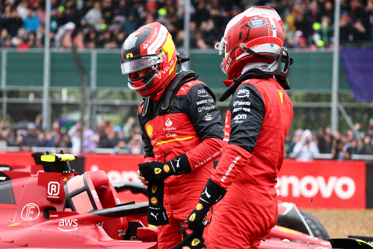 GP GRAN BRETAGNA, Carlos Sainz Jr (ESP) Ferrari F1-75 e Charles Leclerc (MON) Ferrari F1-75.
02.07.2022. Formula 1 World Championship, Rd 10, British Grand Prix, Silverstone, England, Qualifiche Day.
- www.xpbimages.com, EMail: requests@xpbimages.com ¬© Copyright: Batchelor / XPB Images