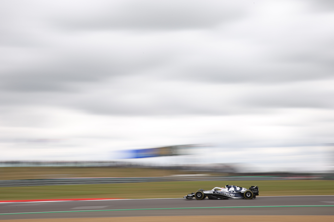 GP GRAN BRETAGNA, Yuki Tsunoda (JPN) AlphaTauri AT03.
02.07.2022. Formula 1 World Championship, Rd 10, British Grand Prix, Silverstone, England, Qualifiche Day.
- www.xpbimages.com, EMail: requests@xpbimages.com © Copyright: Rew / XPB Images