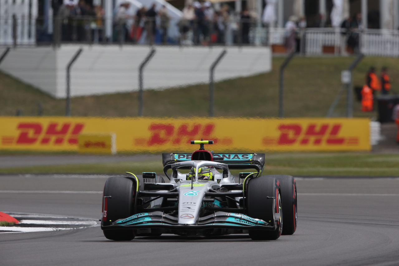 GP GRAN BRETAGNA, Lewis Hamilton (GBR) Mercedes AMG F1 W13.
02.07.2022. Formula 1 World Championship, Rd 10, British Grand Prix, Silverstone, England, Qualifiche Day.
- www.xpbimages.com, EMail: requests@xpbimages.com © Copyright: Rew / XPB Images