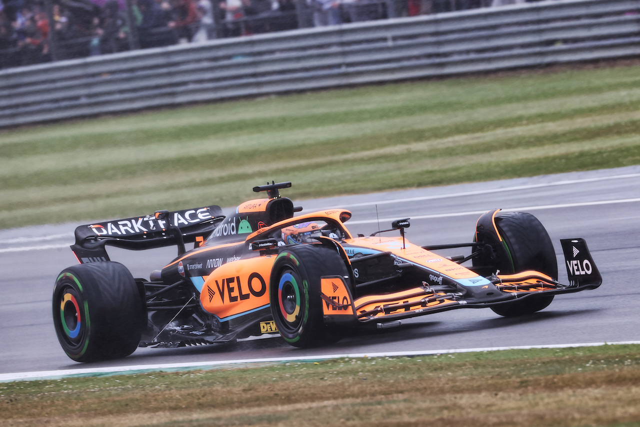 GP GRAN BRETAGNA, Daniel Ricciardo (AUS) McLaren MCL36.
02.07.2022. Formula 1 World Championship, Rd 10, British Grand Prix, Silverstone, England, Qualifiche Day.
- www.xpbimages.com, EMail: requests@xpbimages.com © Copyright: Davenport / XPB Images