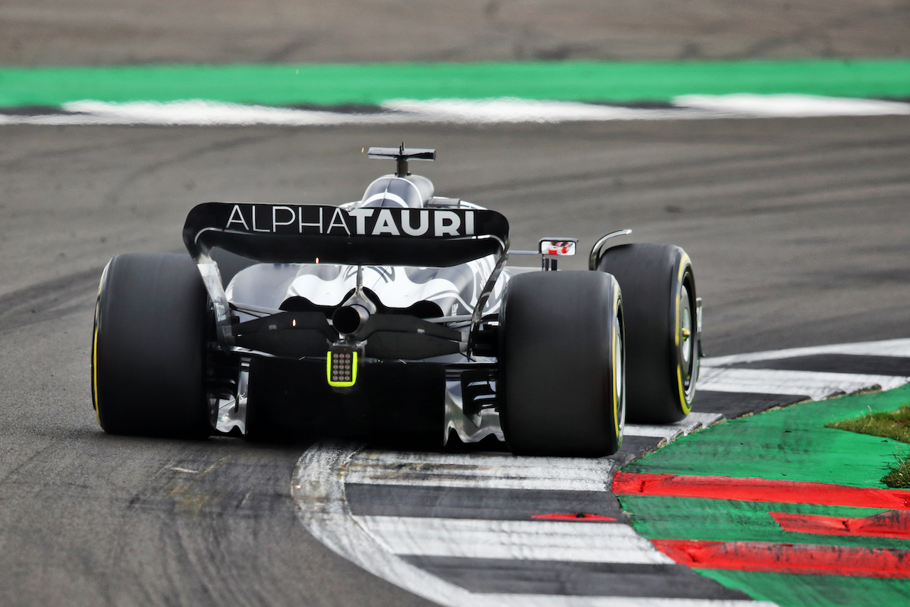 GP GRAN BRETAGNA, Pierre Gasly (FRA) AlphaTauri AT03.
02.07.2022. Formula 1 World Championship, Rd 10, British Grand Prix, Silverstone, England, Qualifiche Day.
 - www.xpbimages.com, EMail: requests@xpbimages.com © Copyright: Coates / XPB Images