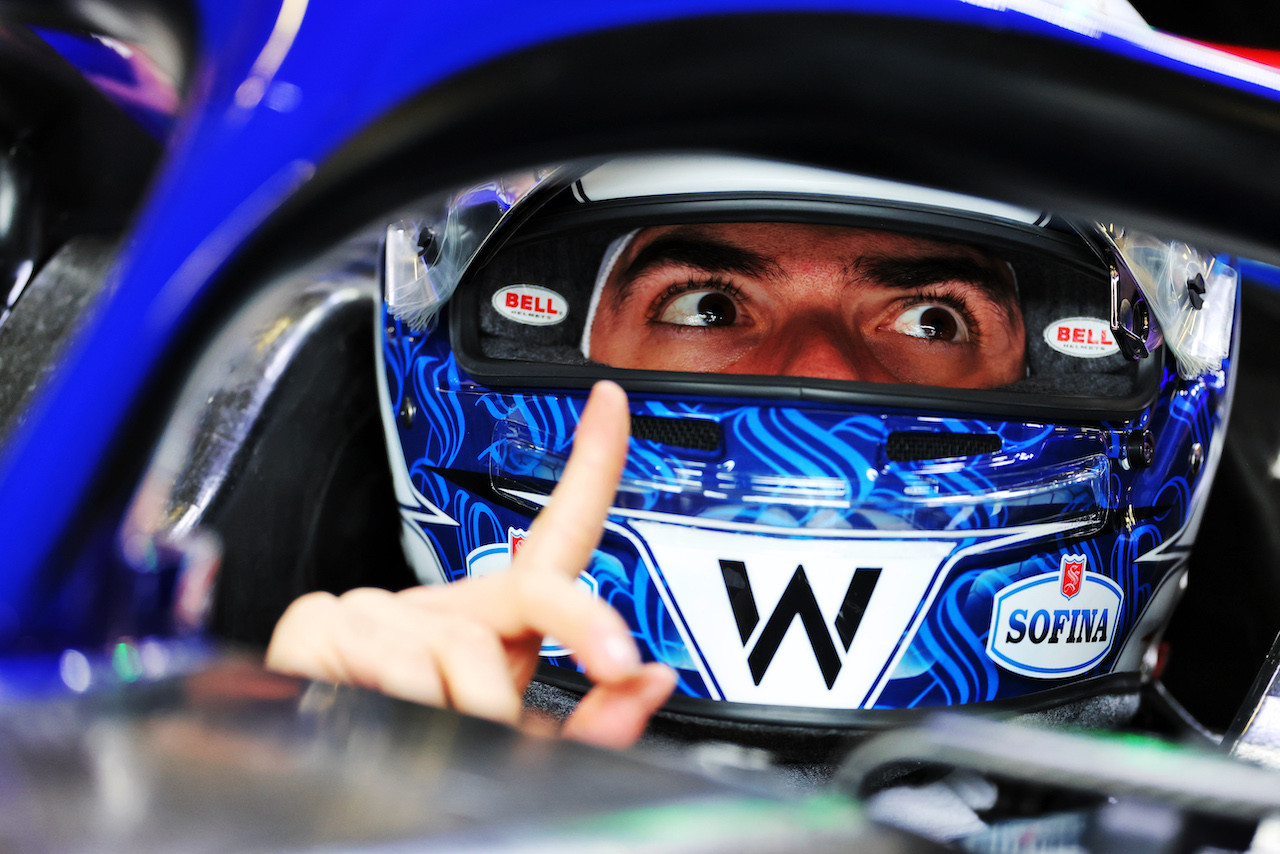 GP GRAN BRETAGNA, Nicholas Latifi (CDN) Williams Racing FW44.
02.07.2022. Formula 1 World Championship, Rd 10, British Grand Prix, Silverstone, England, Qualifiche Day.
- www.xpbimages.com, EMail: requests@xpbimages.com © Copyright: Davenport / XPB Images