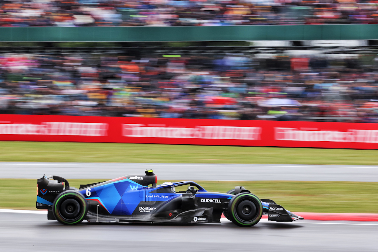 GP GRAN BRETAGNA, Nicholas Latifi (CDN) Williams Racing FW44.
02.07.2022. Formula 1 World Championship, Rd 10, British Grand Prix, Silverstone, England, Qualifiche Day.
- www.xpbimages.com, EMail: requests@xpbimages.com © Copyright: Davenport / XPB Images
