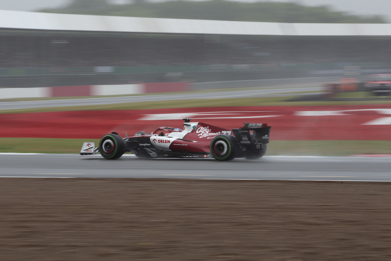 GP GRAN BRETAGNA, Valtteri Bottas (FIN) Alfa Romeo F1 Team C42.
02.07.2022. Formula 1 World Championship, Rd 10, British Grand Prix, Silverstone, England, Qualifiche Day.
- www.xpbimages.com, EMail: requests@xpbimages.com © Copyright: Rew / XPB Images