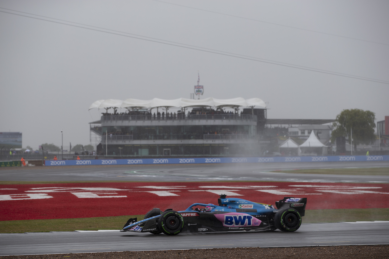 GP GRAN BRETAGNA, Fernando Alonso (ESP) Alpine F1 Team A522.
02.07.2022. Formula 1 World Championship, Rd 10, British Grand Prix, Silverstone, England, Qualifiche Day.
- www.xpbimages.com, EMail: requests@xpbimages.com © Copyright: Rew / XPB Images