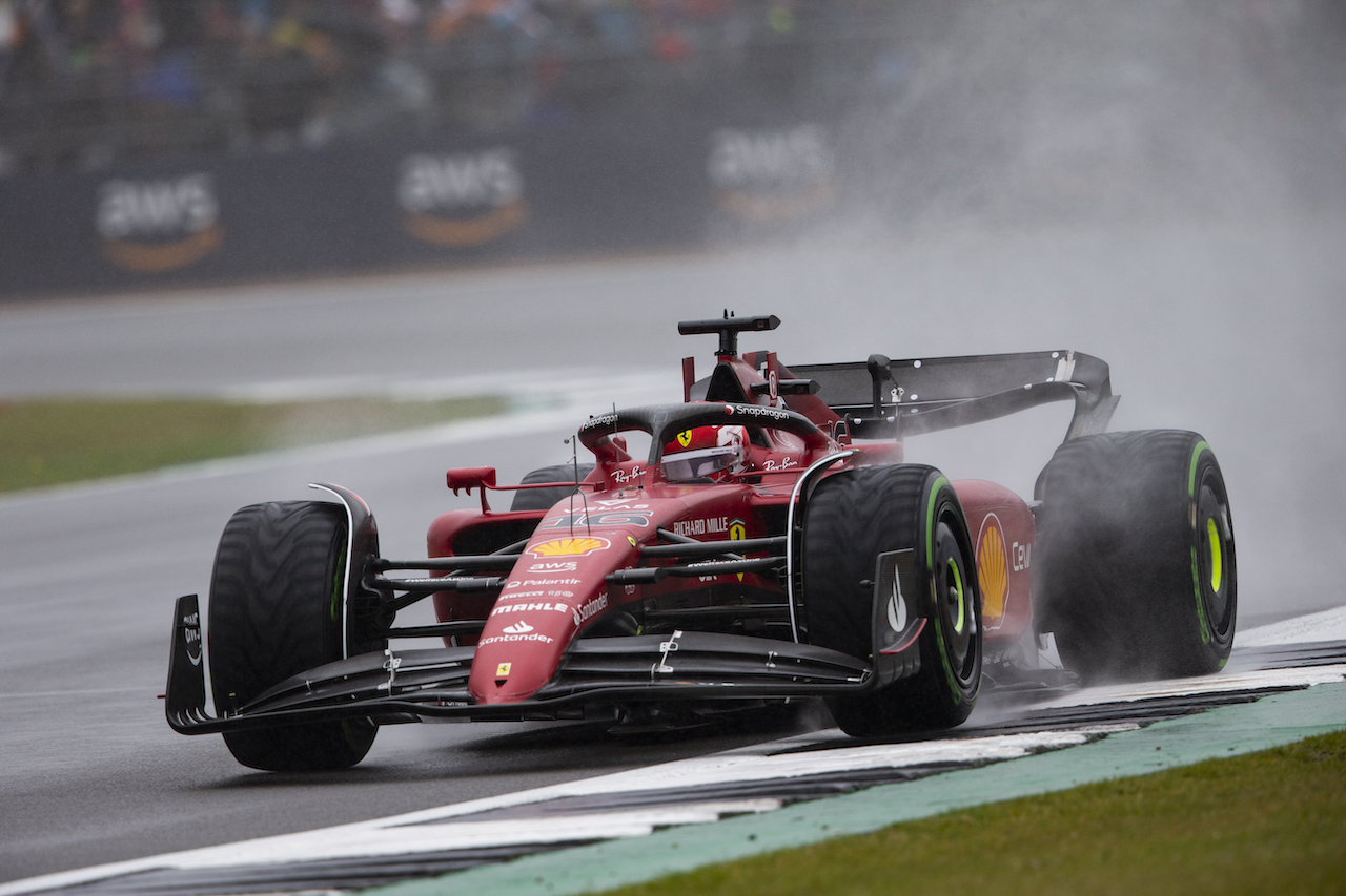 GP GRAN BRETAGNA, Charles Leclerc (MON) Ferrari F1-75.
02.07.2022. Formula 1 World Championship, Rd 10, British Grand Prix, Silverstone, England, Qualifiche Day.
- www.xpbimages.com, EMail: requests@xpbimages.com © Copyright: Rew / XPB Images
