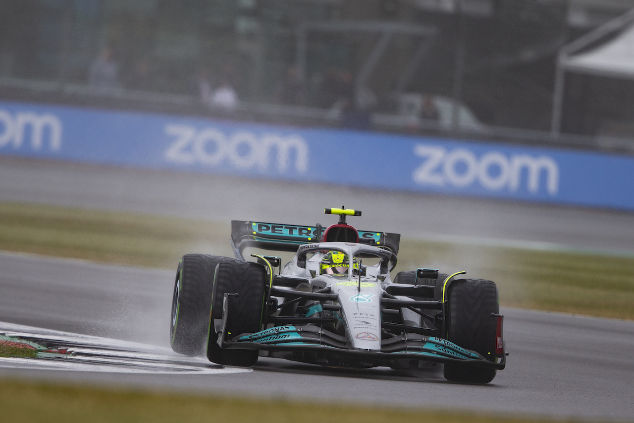 GP GRAN BRETAGNA, Lewis Hamilton (GBR) Mercedes AMG F1 W13.
02.07.2022. Formula 1 World Championship, Rd 10, British Grand Prix, Silverstone, England, Qualifiche Day.
- www.xpbimages.com, EMail: requests@xpbimages.com © Copyright: Rew / XPB Images