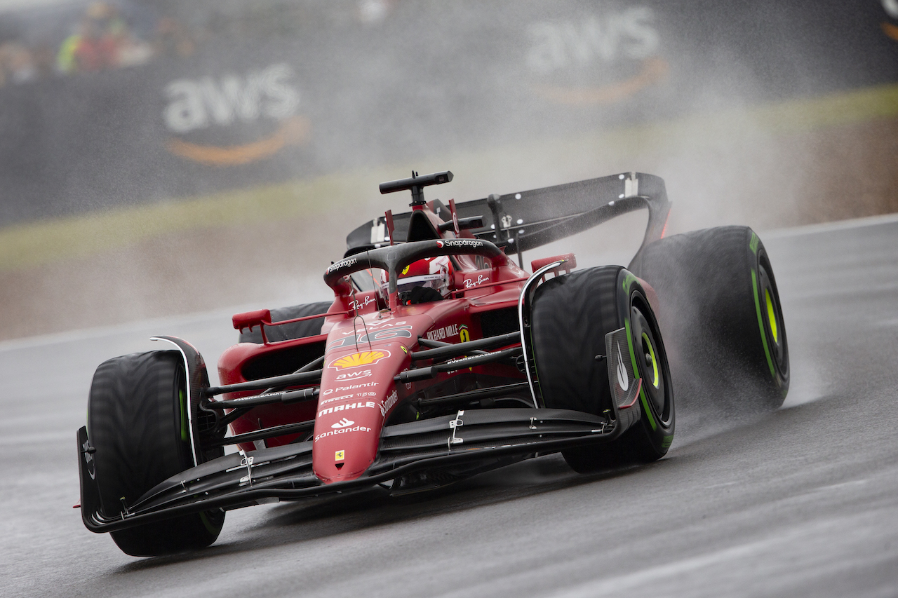 GP GRAN BRETAGNA, Carlos Sainz Jr (ESP) Ferrari F1-75.
02.07.2022. Formula 1 World Championship, Rd 10, British Grand Prix, Silverstone, England, Qualifiche Day.
- www.xpbimages.com, EMail: requests@xpbimages.com © Copyright: Rew / XPB Images