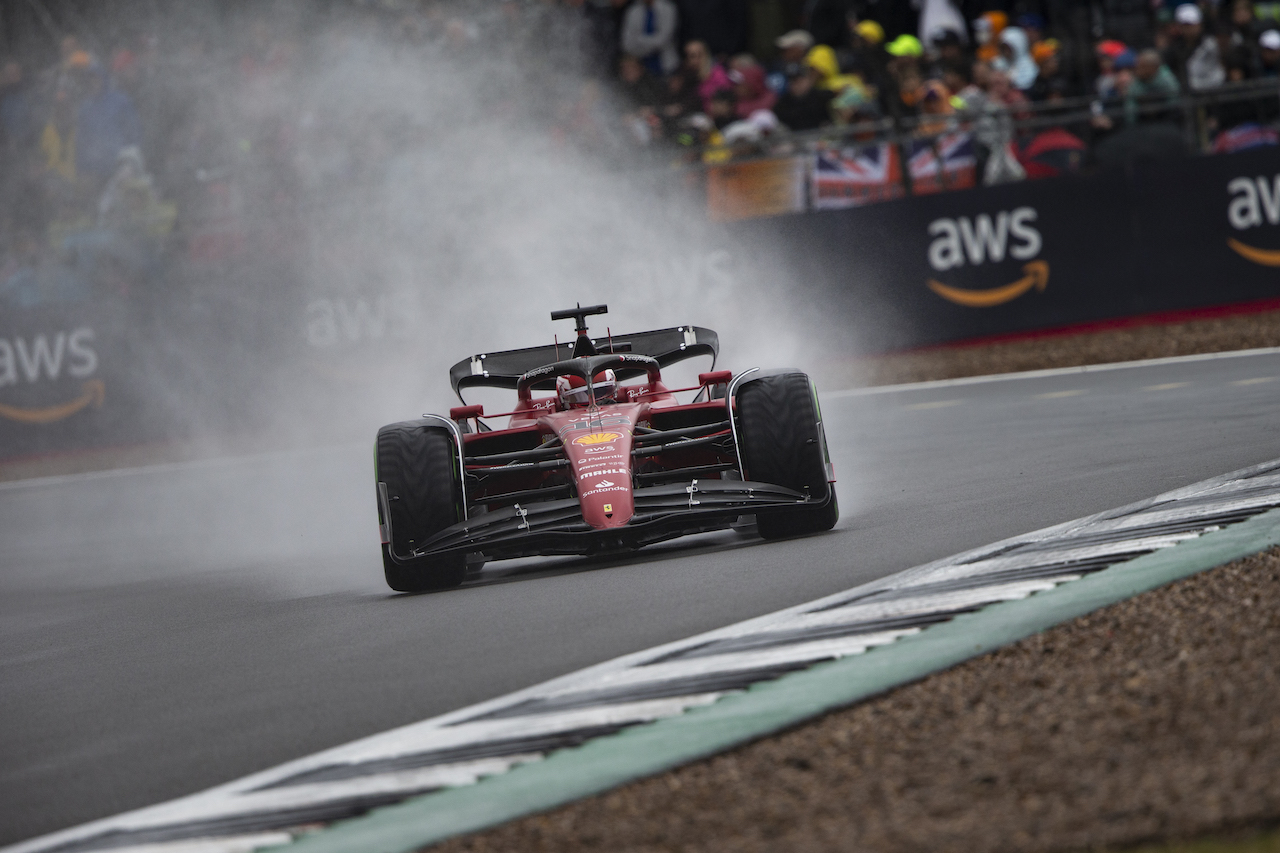 GP GRAN BRETAGNA, Charles Leclerc (MON) Ferrari F1-75.
02.07.2022. Formula 1 World Championship, Rd 10, British Grand Prix, Silverstone, England, Qualifiche Day.
- www.xpbimages.com, EMail: requests@xpbimages.com © Copyright: Rew / XPB Images