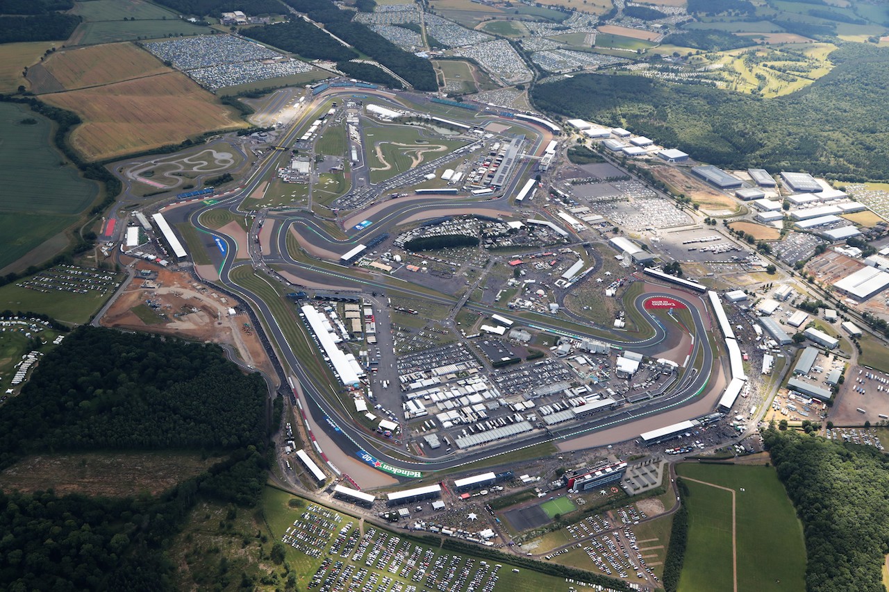 GP GRAN BRETAGNA, An aerial view of the circuit.
02.07.2022. Formula 1 World Championship, Rd 10, British Grand Prix, Silverstone, England, Qualifiche Day.
- www.xpbimages.com, EMail: requests@xpbimages.com © Copyright: FIA / XPB Images