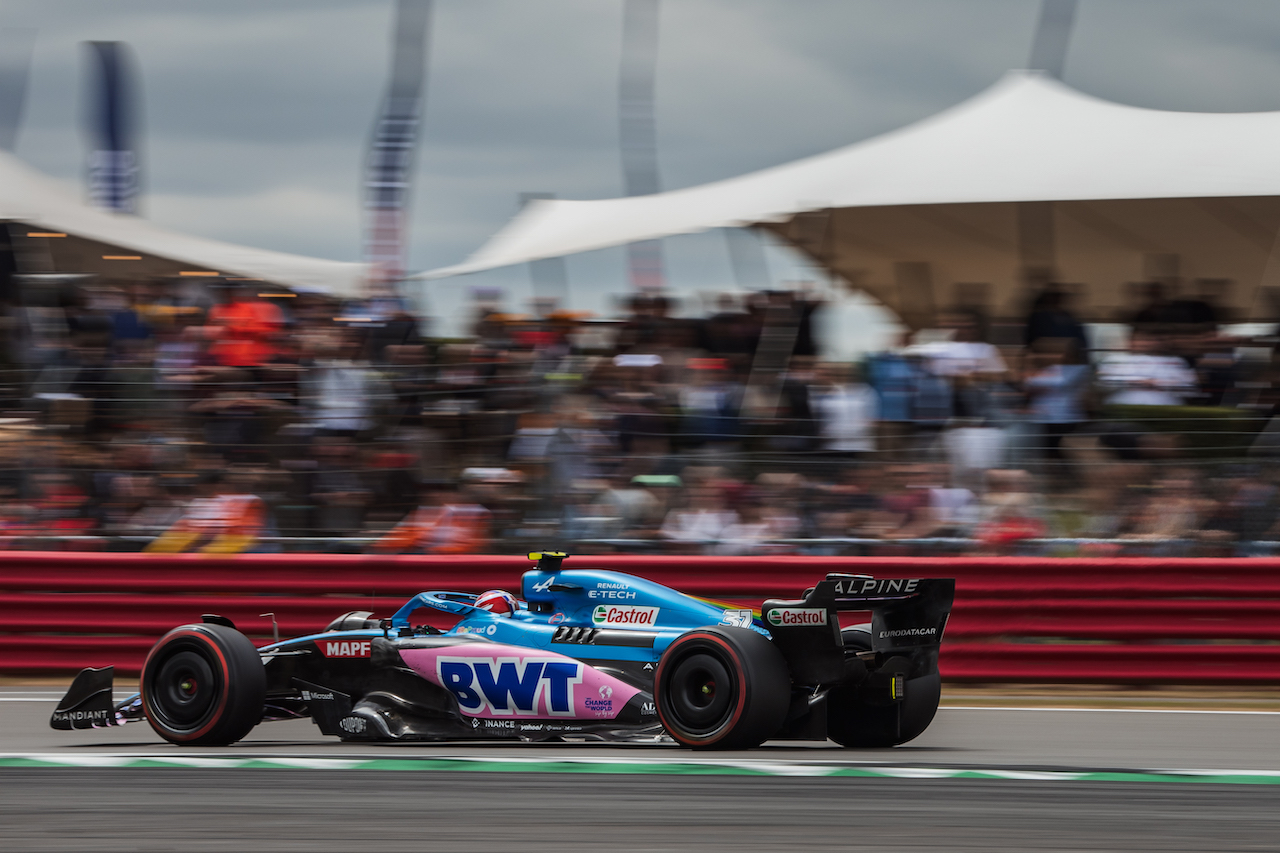 GP GRAN BRETAGNA, Esteban Ocon (FRA) Alpine F1 Team A522.
02.07.2022. Formula 1 World Championship, Rd 10, British Grand Prix, Silverstone, England, Qualifiche Day.
- www.xpbimages.com, EMail: requests@xpbimages.com © Copyright: Bearne / XPB Images
