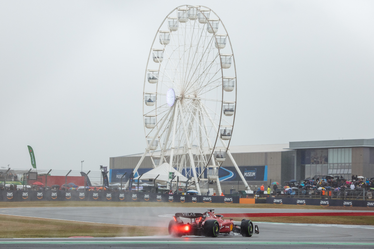 GP GRAN BRETAGNA, Charles Leclerc (MON) Ferrari F1-75.
02.07.2022. Formula 1 World Championship, Rd 10, British Grand Prix, Silverstone, England, Qualifiche Day.
- www.xpbimages.com, EMail: requests@xpbimages.com © Copyright: Bearne / XPB Images