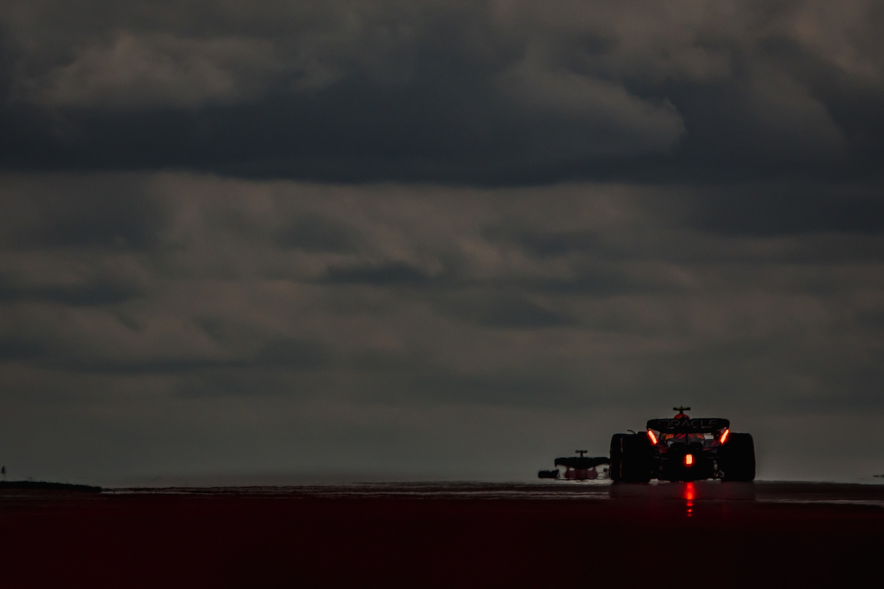 GP GRAN BRETAGNA, Sergio Perez (MEX) Red Bull Racing RB18.
02.07.2022. Formula 1 World Championship, Rd 10, British Grand Prix, Silverstone, England, Qualifiche Day.
- www.xpbimages.com, EMail: requests@xpbimages.com © Copyright: Bearne / XPB Images
