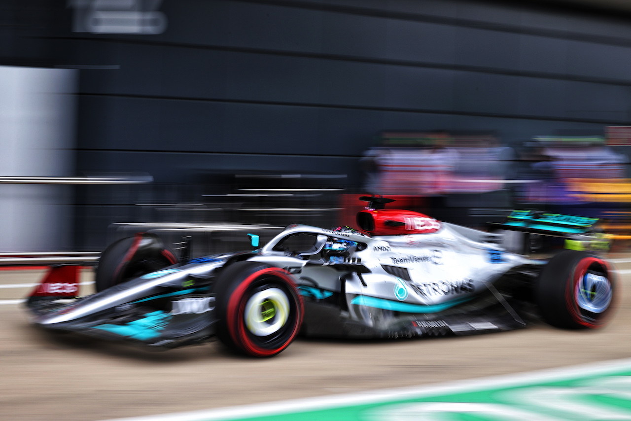GP GRAN BRETAGNA, George Russell (GBR) Mercedes AMG F1 W13.
02.07.2022. Formula 1 World Championship, Rd 10, British Grand Prix, Silverstone, England, Qualifiche Day.
- www.xpbimages.com, EMail: requests@xpbimages.com © Copyright: Moy / XPB Images