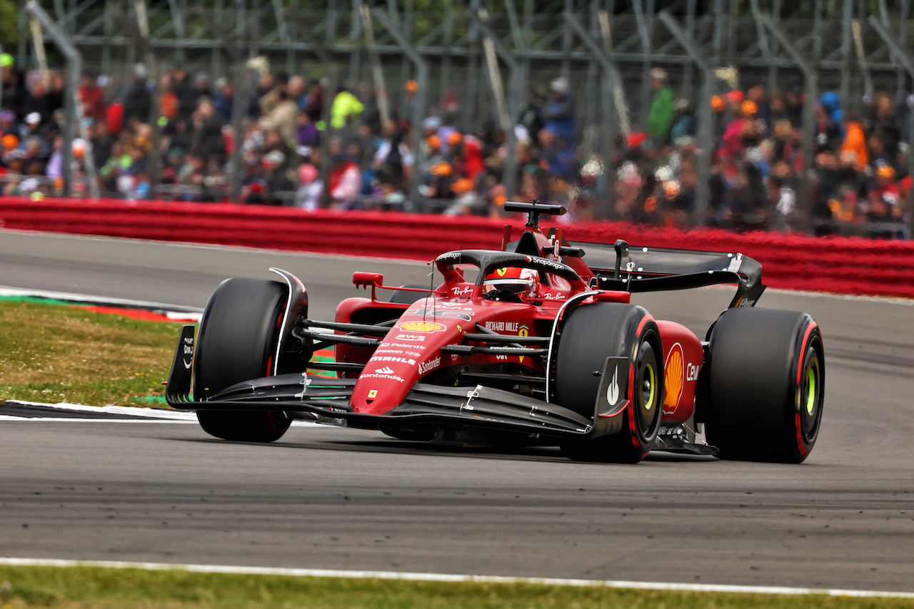 GP GRAN BRETAGNA, Charles Leclerc (MON) Ferrari F1-75.
02.07.2022. Formula 1 World Championship, Rd 10, British Grand Prix, Silverstone, England, Qualifiche Day.
- www.xpbimages.com, EMail: requests@xpbimages.com © Copyright: Batchelor / XPB Images