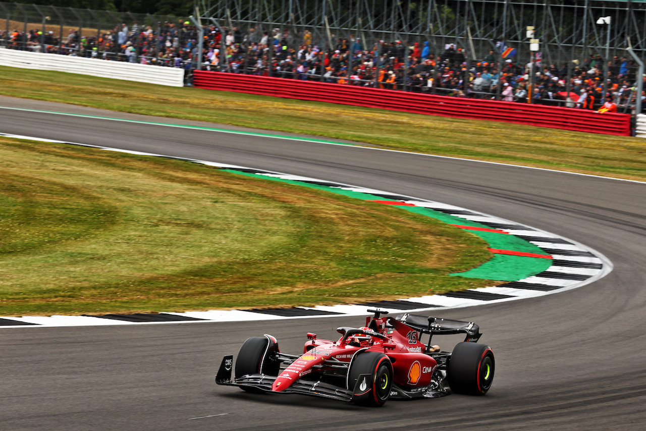 GP GRAN BRETAGNA, Charles Leclerc (MON) Ferrari F1-75.
02.07.2022. Formula 1 World Championship, Rd 10, British Grand Prix, Silverstone, England, Qualifiche Day.
- www.xpbimages.com, EMail: requests@xpbimages.com © Copyright: Batchelor / XPB Images
