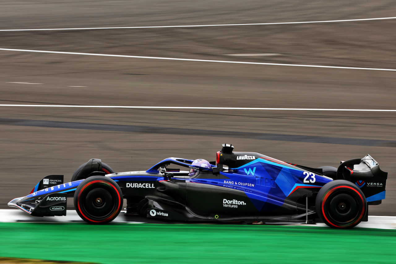 GP GRAN BRETAGNA, Nicholas Latifi (CDN) Williams Racing FW44.
02.07.2022. Formula 1 World Championship, Rd 10, British Grand Prix, Silverstone, England, Qualifiche Day.
- www.xpbimages.com, EMail: requests@xpbimages.com © Copyright: Batchelor / XPB Images