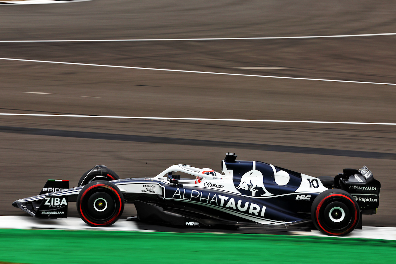 GP GRAN BRETAGNA, Pierre Gasly (FRA) AlphaTauri AT03.
02.07.2022. Formula 1 World Championship, Rd 10, British Grand Prix, Silverstone, England, Qualifiche Day.
- www.xpbimages.com, EMail: requests@xpbimages.com © Copyright: Batchelor / XPB Images