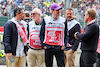 GP GRAN BRETAGNA, (L to R): Joseph Kosinski (USA) Filmmaker with Jonathan Nichols (GBR) FOM.
02.07.2022. Formula 1 World Championship, Rd 10, British Grand Prix, Silverstone, England, Qualifiche Day.
- www.xpbimages.com, EMail: requests@xpbimages.com © Copyright: Davenport / XPB Images