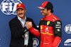 GP GRAN BRETAGNA, Nigel Mansell (GBR) with Carlos Sainz Jr (ESP) Ferrari F1-75.
02.07.2022. Formula 1 World Championship, Rd 10, British Grand Prix, Silverstone, England, Qualifiche Day.
- www.xpbimages.com, EMail: requests@xpbimages.com © Copyright: Batchelor / XPB Images