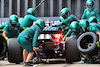 GP GRAN BRETAGNA, Lance Stroll (CDN) Aston Martin F1 Team AMR22 practices a pit stop.
02.07.2022. Formula 1 World Championship, Rd 10, British Grand Prix, Silverstone, England, Qualifiche Day.
- www.xpbimages.com, EMail: requests@xpbimages.com © Copyright: Davenport / XPB Images