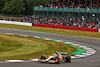 GP GRAN BRETAGNA, Lando Norris (GBR) McLaren MCL36.
02.07.2022. Formula 1 World Championship, Rd 10, British Grand Prix, Silverstone, England, Qualifiche Day.
- www.xpbimages.com, EMail: requests@xpbimages.com © Copyright: Batchelor / XPB Images