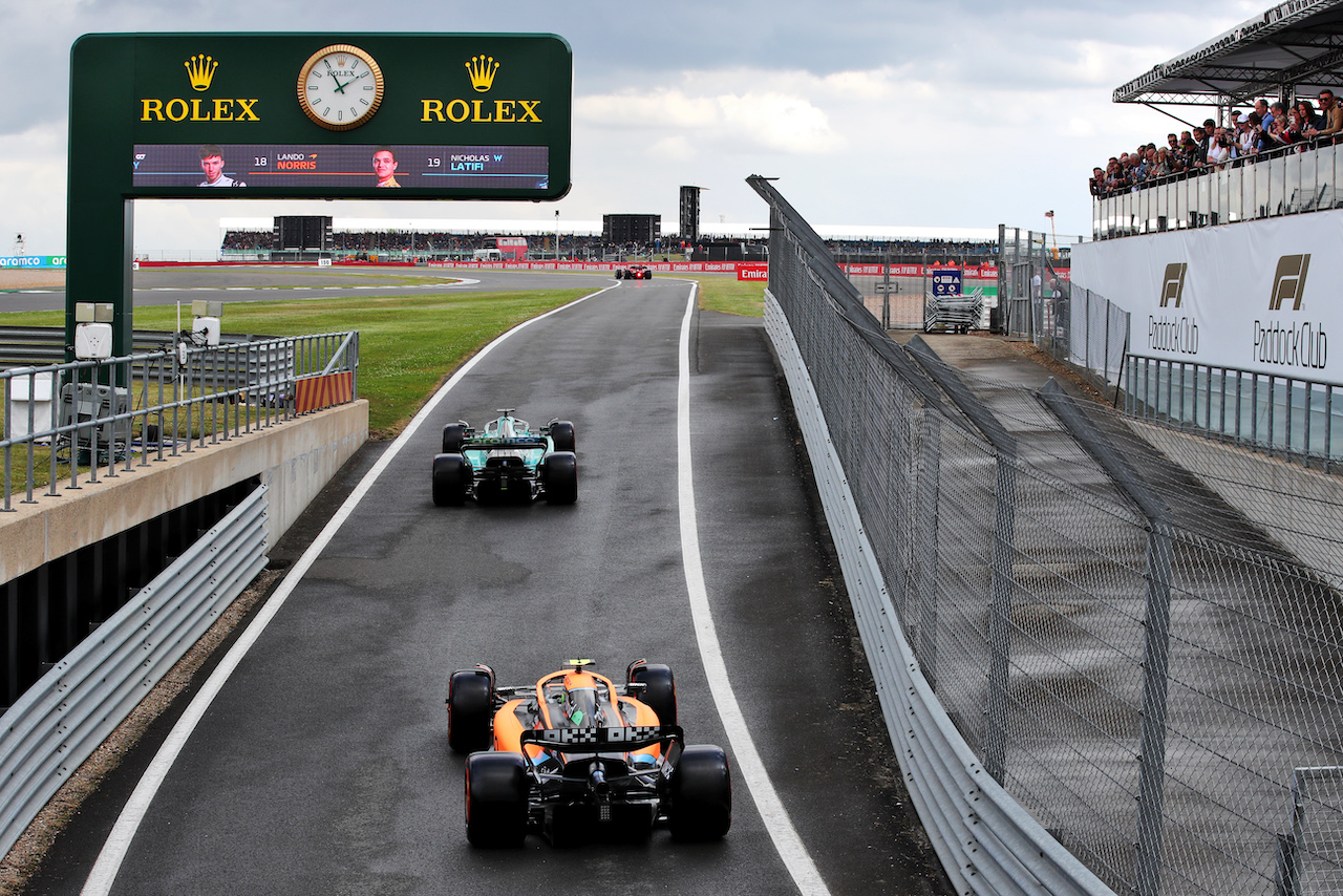 GP GRAN BRETAGNA, Lando Norris (GBR) McLaren MCL36.
01.07.2022. Formula 1 World Championship, Rd 10, British Grand Prix, Silverstone, England, Practice Day.
 - www.xpbimages.com, EMail: requests@xpbimages.com © Copyright: Coates / XPB Images
