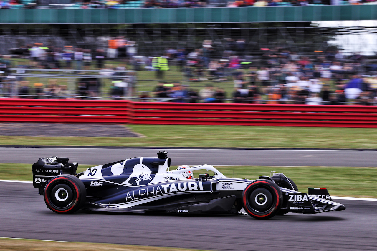 GP GRAN BRETAGNA, Pierre Gasly (FRA) AlphaTauri AT03.
01.07.2022. Formula 1 World Championship, Rd 10, British Grand Prix, Silverstone, England, Practice Day.
- www.xpbimages.com, EMail: requests@xpbimages.com © Copyright: Moy / XPB Images