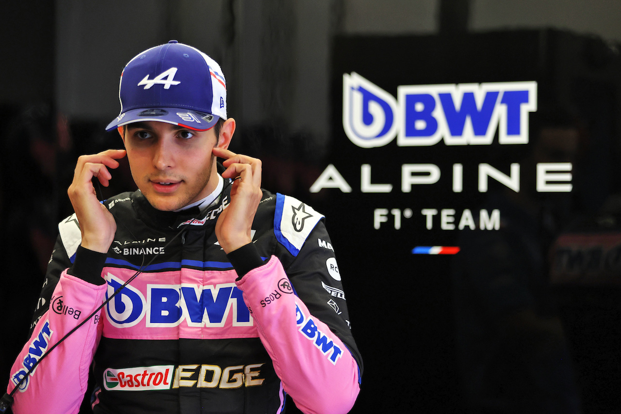GP GRAN BRETAGNA, Esteban Ocon (FRA) Alpine F1 Team.
01.07.2022. Formula 1 World Championship, Rd 10, British Grand Prix, Silverstone, England, Practice Day.
- www.xpbimages.com, EMail: requests@xpbimages.com © Copyright: Moy / XPB Images
